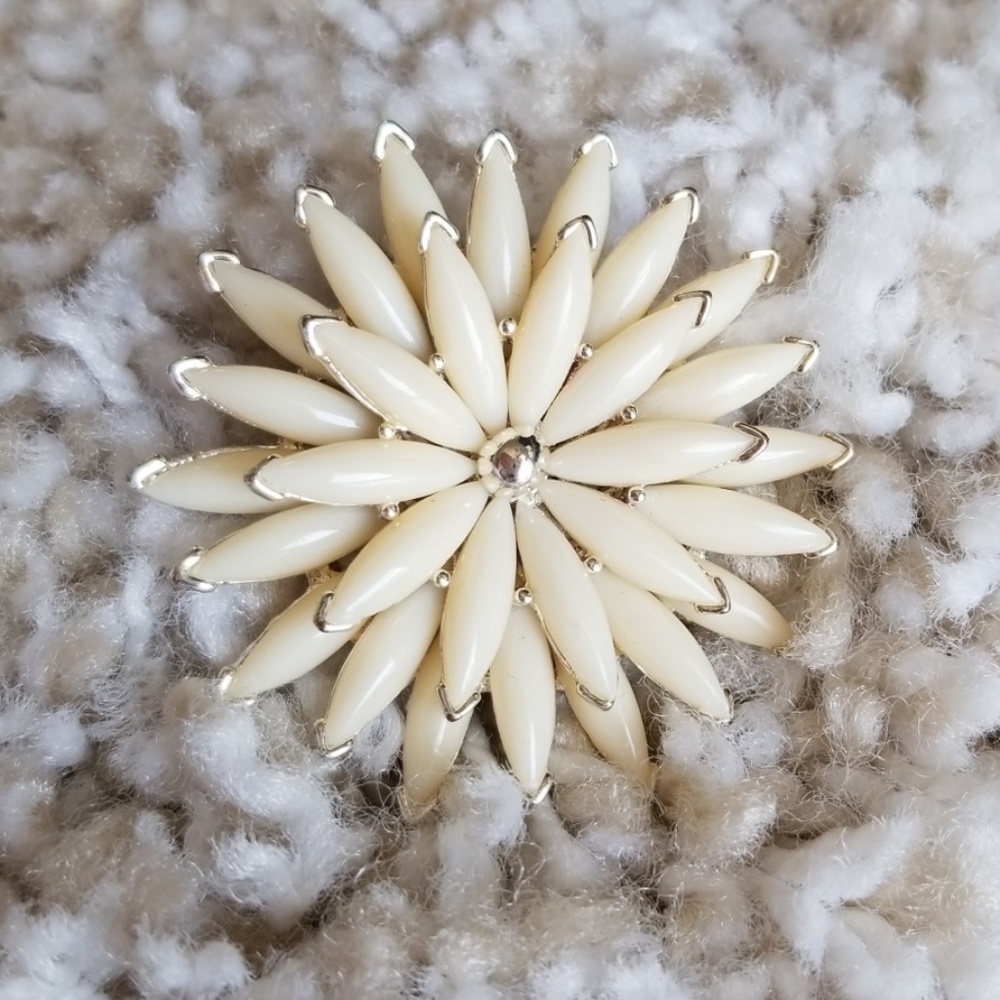 Ivory flower broach